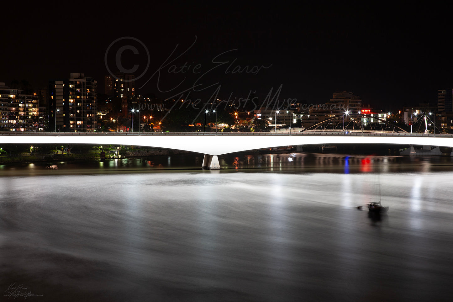 Brisbane cityscape at night with Sir Leo Hielscher Bridge over the Brisbane River