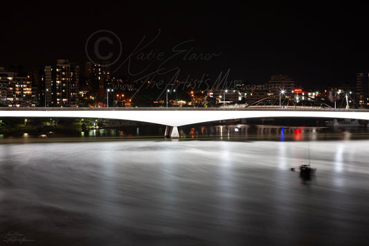 Brisbane cityscape at night with Sir Leo Hielscher Bridge over the Brisbane River